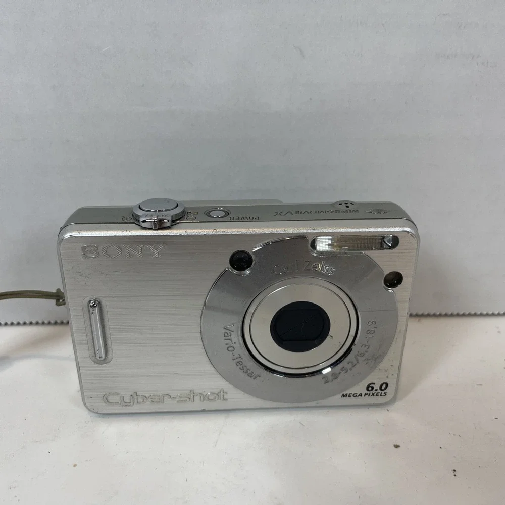 Sony Cyber-shot DSC-W50 Charger Not Included 6.0 Mega Pixels Megamovie VX